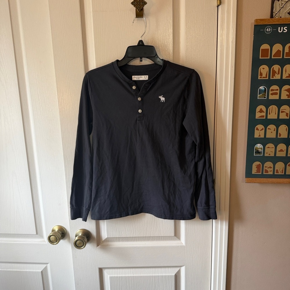 F10 Abercrombie Kids black long Sleeve Henley